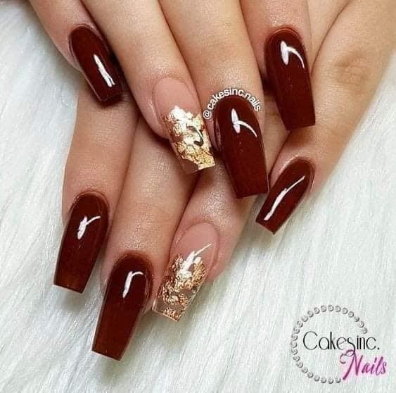 24 idées d'ongles bordeaux pour s'inspirer 20