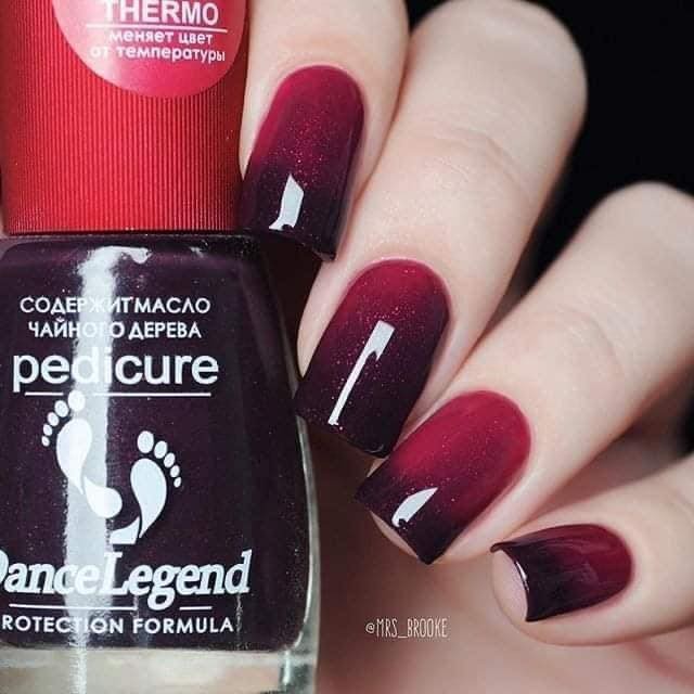 24 idées d'ongles bordeaux pour s'inspirer 22