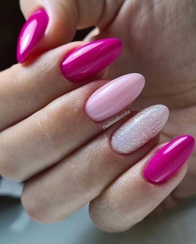 17 idées pour des ongles roses Barbie 10