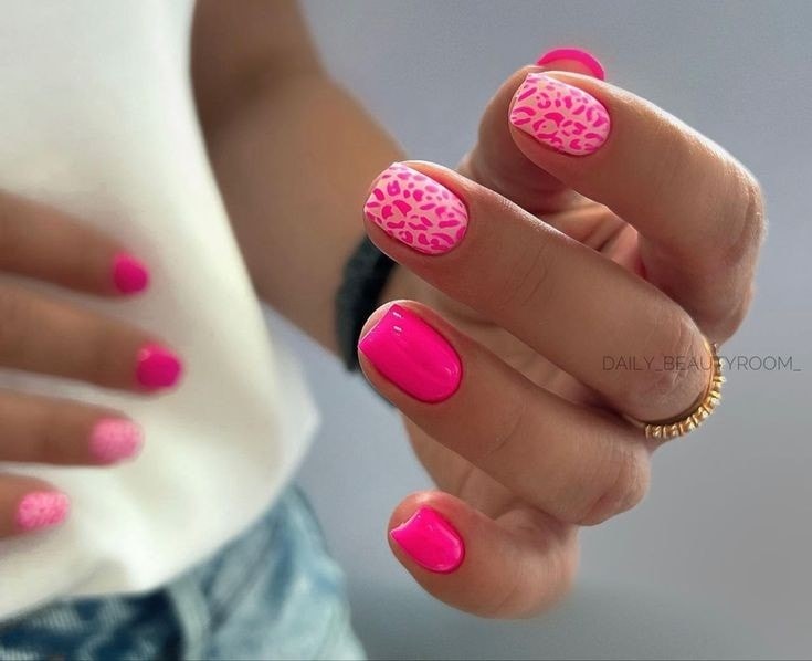 17 idées pour des ongles roses Barbie 8