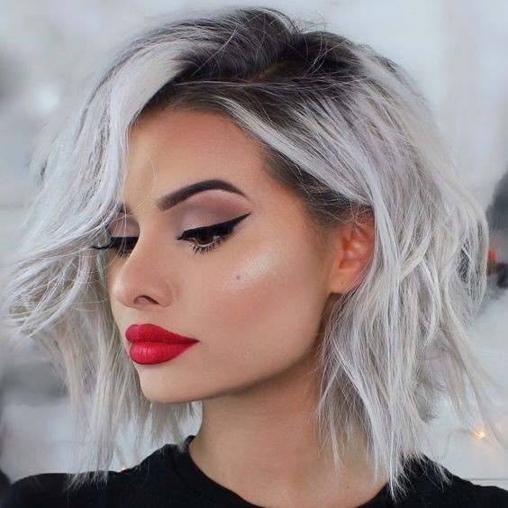 23 Balayages sur cheveux blancs qui rendent une femme irrésistible 1