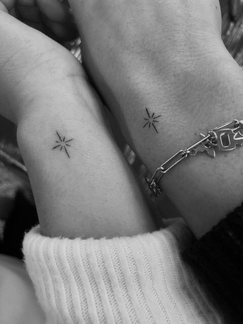 54 top idées de tatouages minimalistes pour femme 18