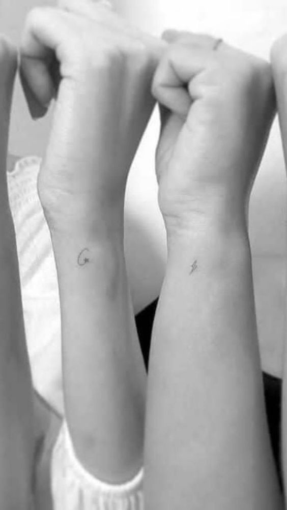 54 top idées de tatouages minimalistes pour femme 21