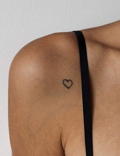 54 top idées de tatouages minimalistes pour femme 25