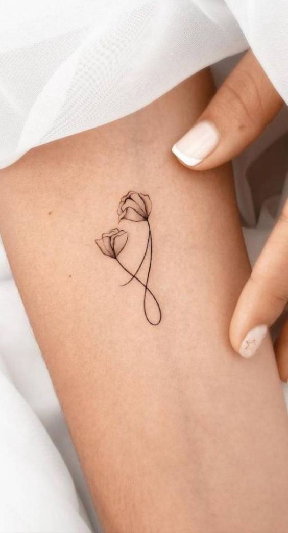 54 top idées de tatouages minimalistes pour femme 42