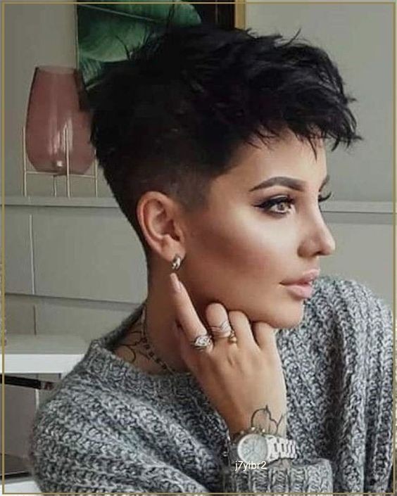 Coupe courte rasée femme : 12 Modèles & Exemples 9