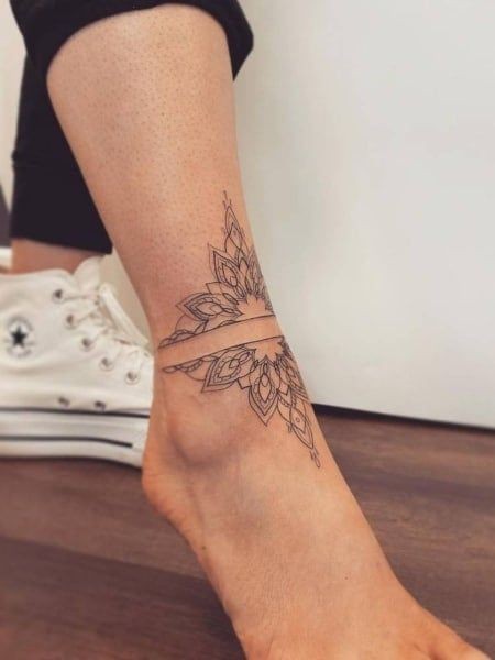 21 Tatouages mandala pour embellir nos jolies chevilles de femmes 17