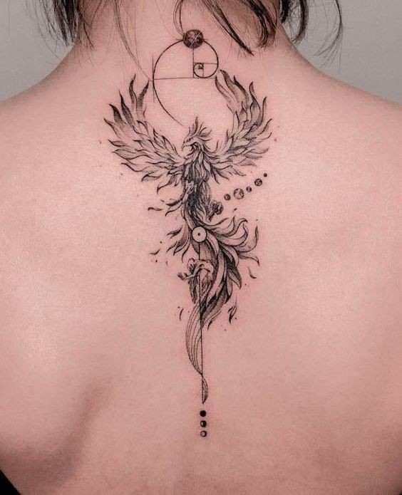 14 superbes tatouages ??de Phoenix pour les femmes 5