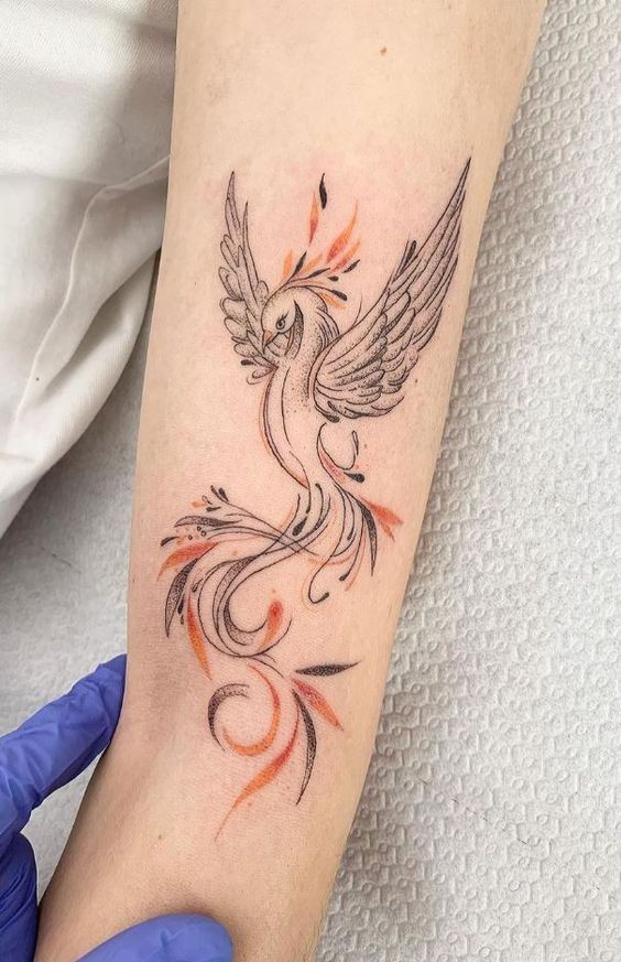 14 superbes tatouages ??de Phoenix pour les femmes 6