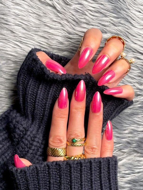 17 idées pour des ongles roses Barbie 4