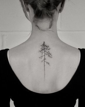 14 Tatouages minimalistes féminins pour le dos 13