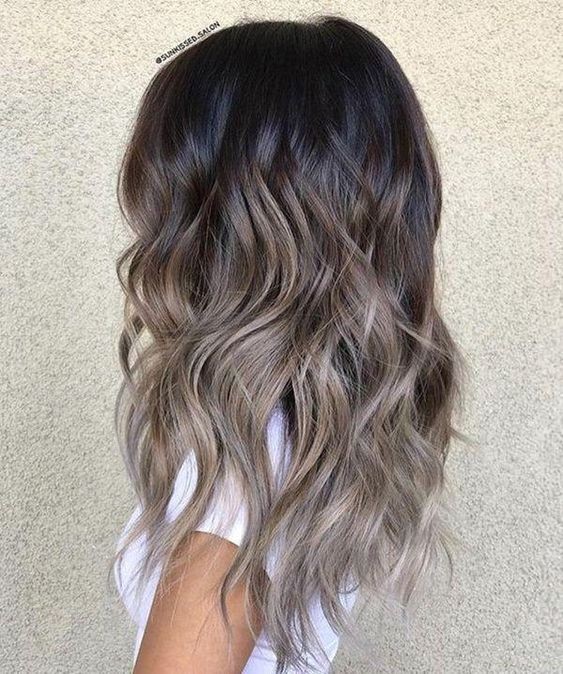 15 idées de cheveux bruns cendrés pour actualiser votre style 9