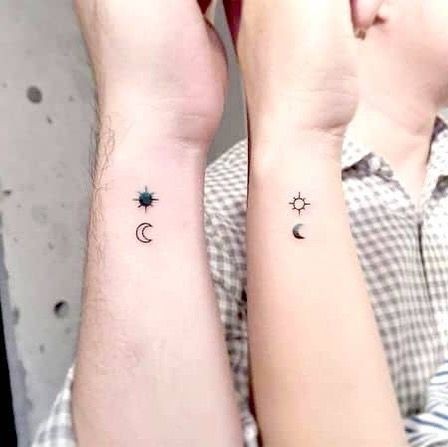 17 Petits Tatouages Discrets à Partager en Couple 17