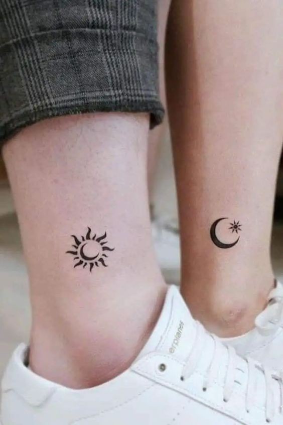 17 Petits Tatouages Discrets à Partager en Couple 20