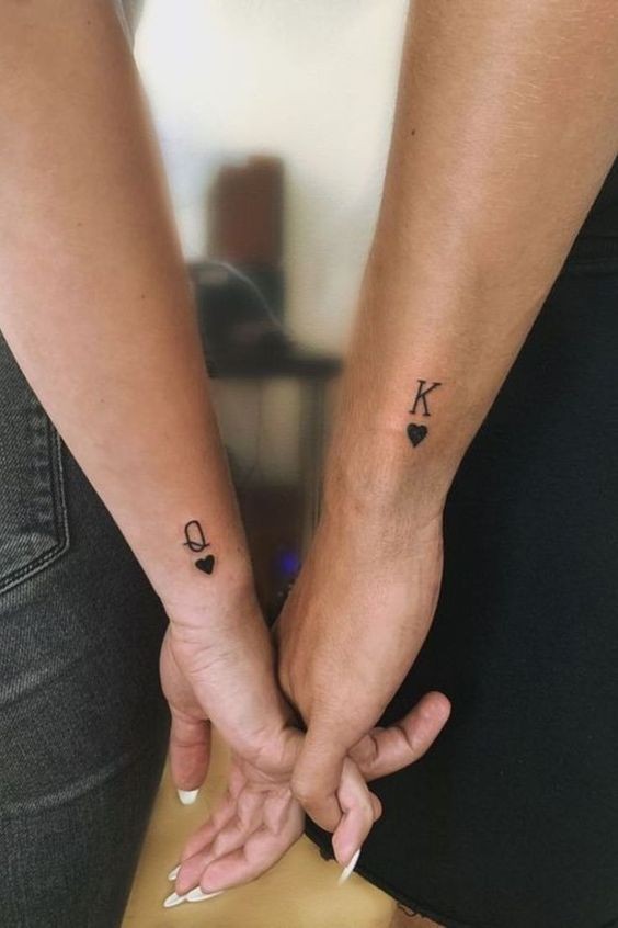 17 Petits Tatouages Discrets à Partager en Couple 26