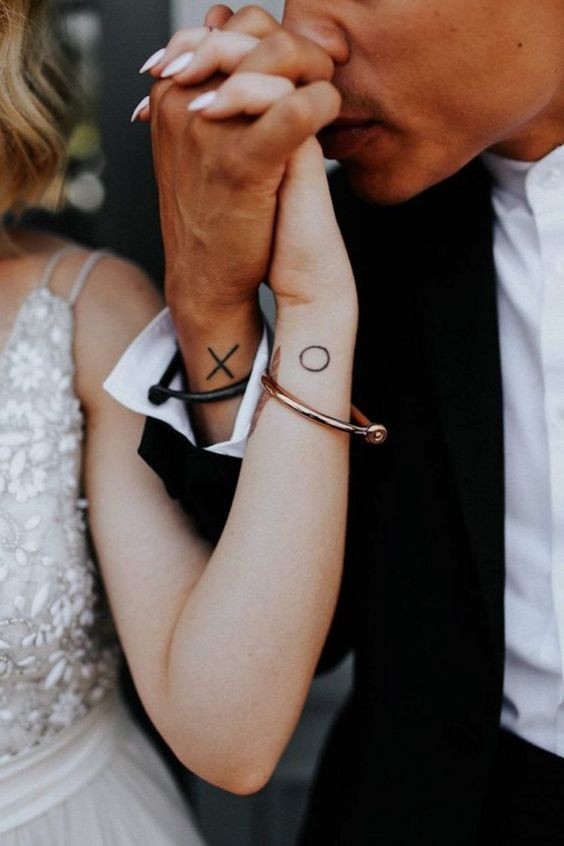 17 Petits Tatouages Discrets à Partager en Couple 7