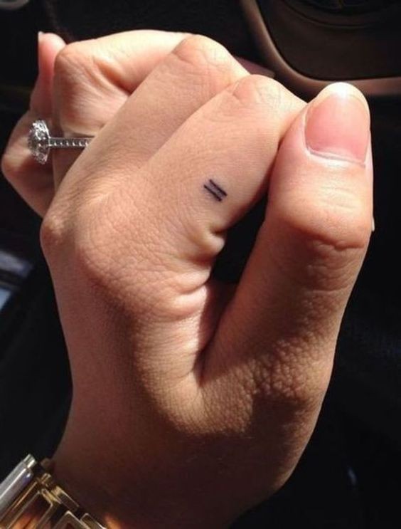 17 Petits Tatouages Discrets à Partager en Couple 8