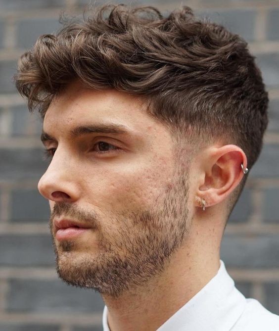 21 Idées de Coiffures Pour Homme Aux Cheveux Bouclés 6