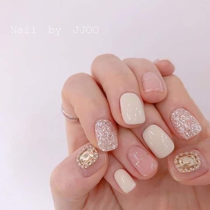 29 idées de gelish paillettes sur ongles courts 18