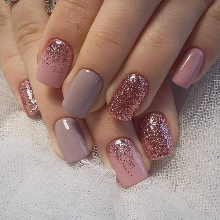 29 idées de gelish paillettes sur ongles courts 19