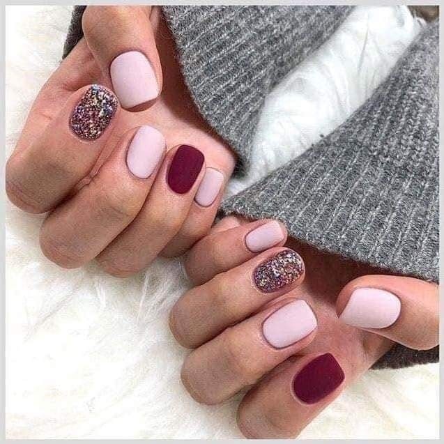 29 idées de gelish paillettes sur ongles courts 20