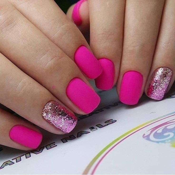 29 idées de gelish paillettes sur ongles courts 24