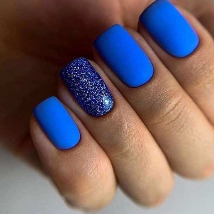 29 idées de gelish paillettes sur ongles courts 26