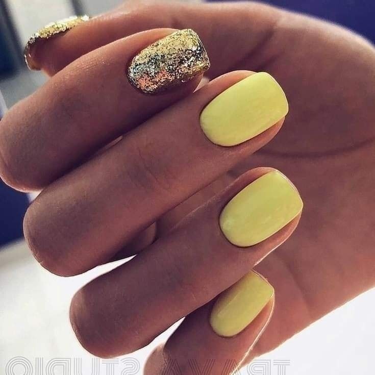 29 idées de gelish paillettes sur ongles courts 9