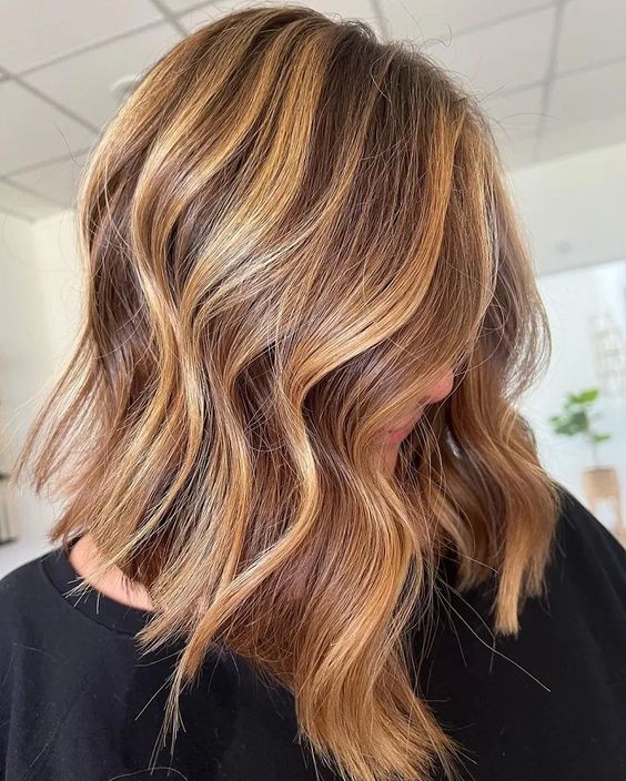 29 Looks avec Balayage Miel Caramel pour les Brunes 3