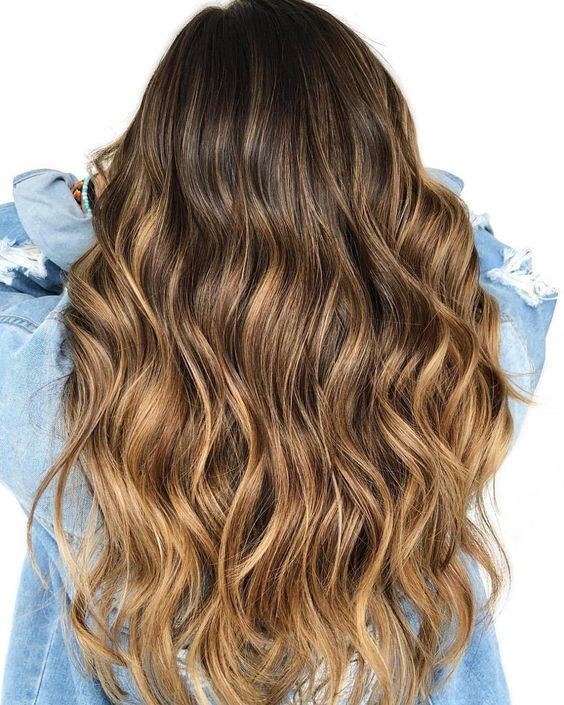 29 Looks avec Balayage Miel Caramel pour les Brunes 15