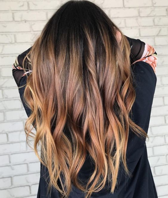 29 Looks avec Balayage Miel Caramel pour les Brunes 16