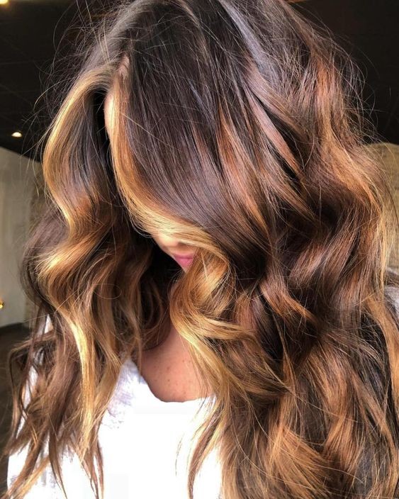 29 Looks avec Balayage Miel Caramel pour les Brunes 28