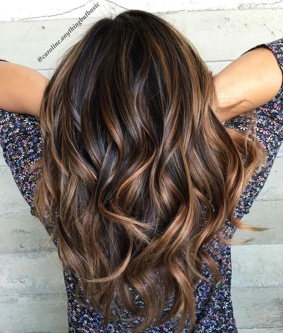 29 Looks avec Balayage Miel Caramel pour les Brunes 9