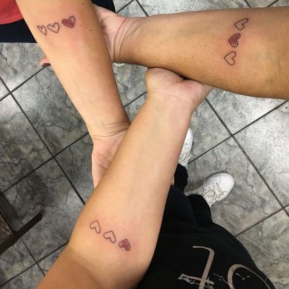 40 meilleures idées de tatouage familial pour vous inspirer 11