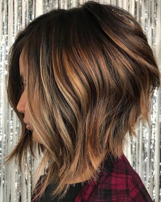 6 Balayages Caramel sur Cheveux Courts avec Frange 2