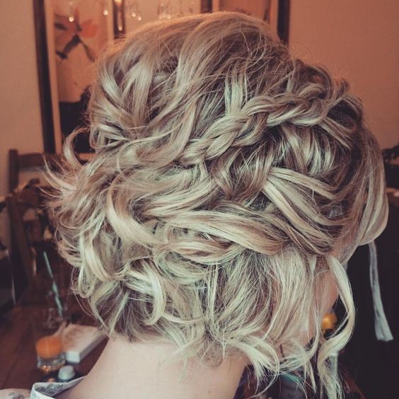 Coupe courte mariage : 31 idées de coiffures de mariées pour cheveux courts 6