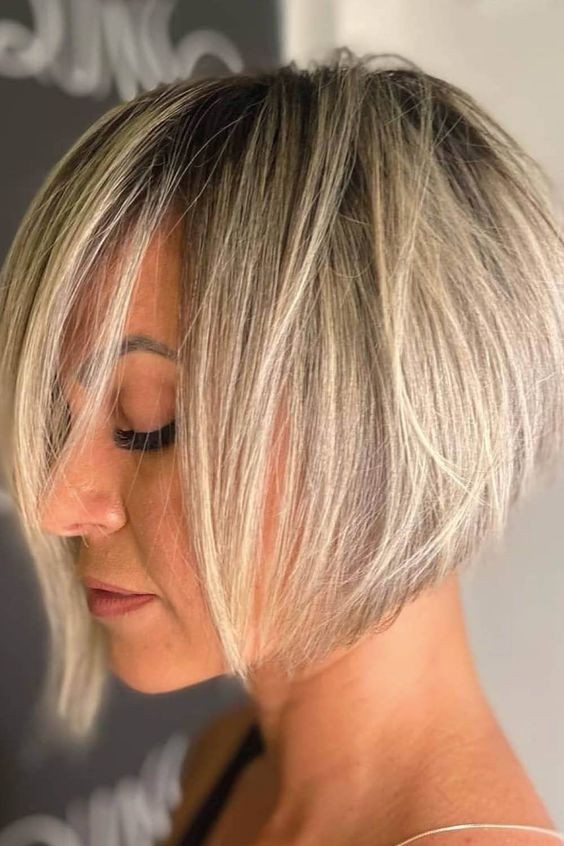 Quelle coupe à faible entretien pour les femmes de 60 ans aux cheveux fins ? 3