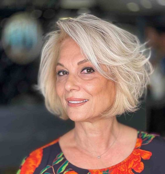 Quelle coupe à faible entretien pour les femmes de 60 ans aux cheveux fins ? 22