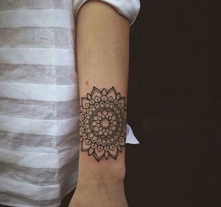 21 Tatouages Mandala Géométriques Pour S'inspirer 4