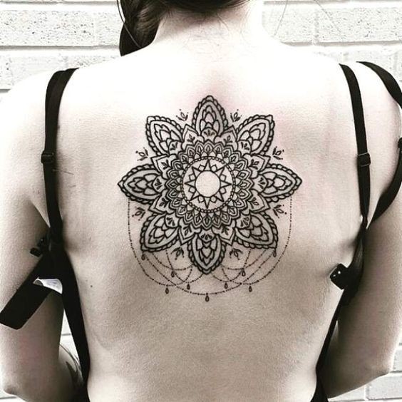 30 Tatouages Mandala Minimalistes (& Très Féminins) 15