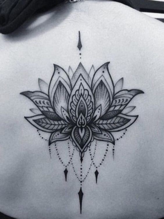 30 Tatouages Mandala Minimalistes (& Très Féminins) 17