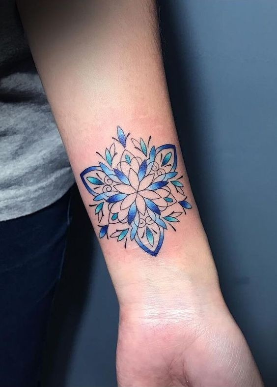 30 Tatouages Mandala Minimalistes (& Très Féminins) 29