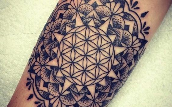 30 Tatouages Mandala Minimalistes (& Très Féminins) 7