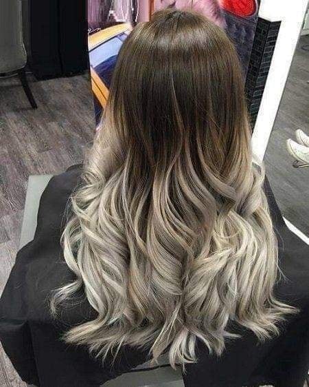 18 idées de couleurs de cheveux blonds cendres 12