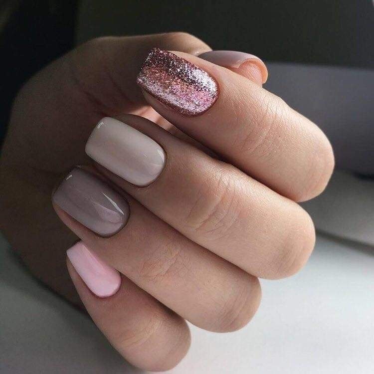 13 idées d'ongles dans les tons tendances 12