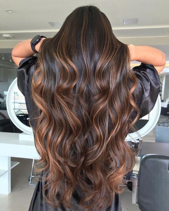 20 balayages miel sur les cheveux bruns et noirs 11