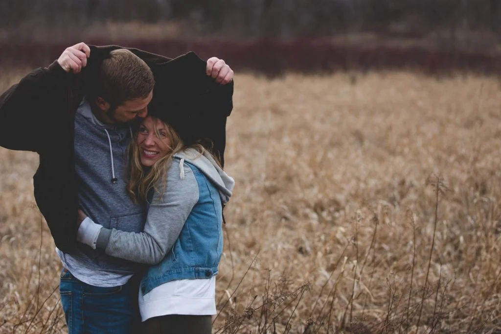 28 Comportements que seul un homme amoureux peut faire 2