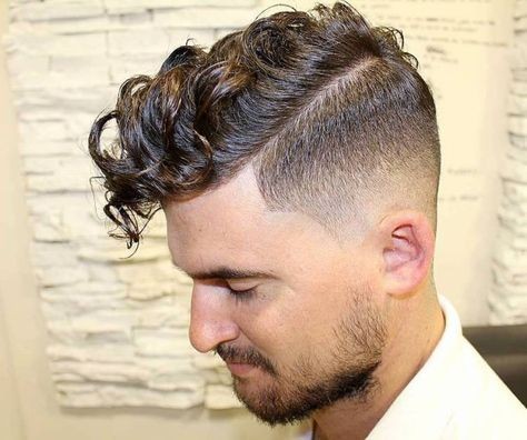 22 Coupes hommes aux cheveux longs avec cheveux courts/rasés sur les côtés 21