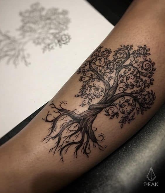 Les 40 différents styles de tatouages pour femme 26