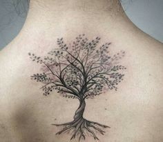 Tatouage arbre généalogique : 42 Idées & Significations 35